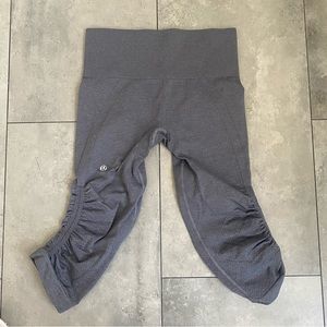 Lululemon in The flow crop gray leggings size 4
